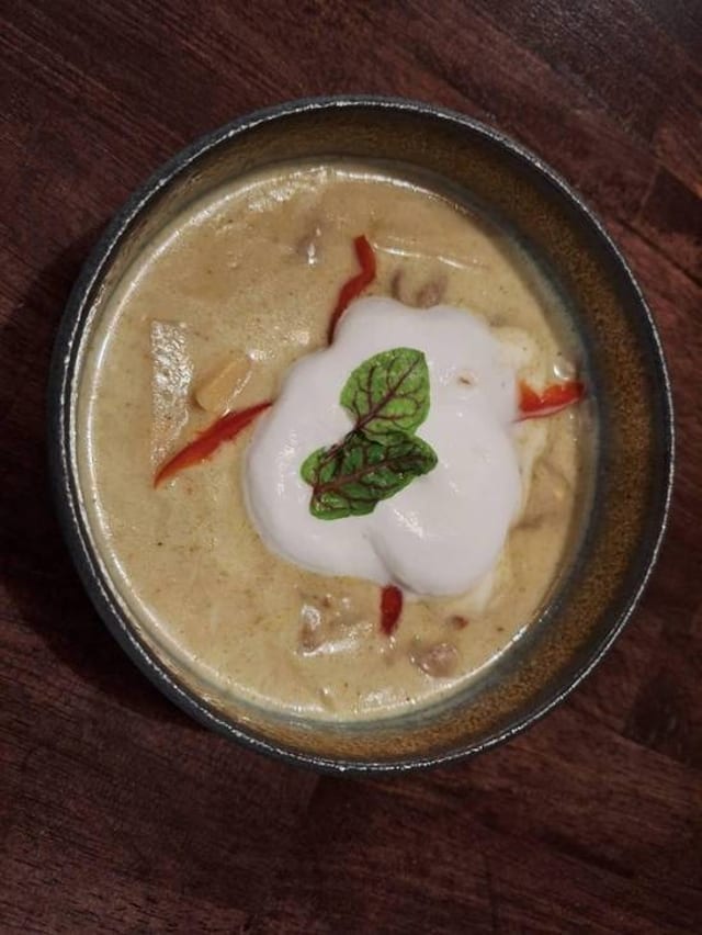 L- Green Curry.